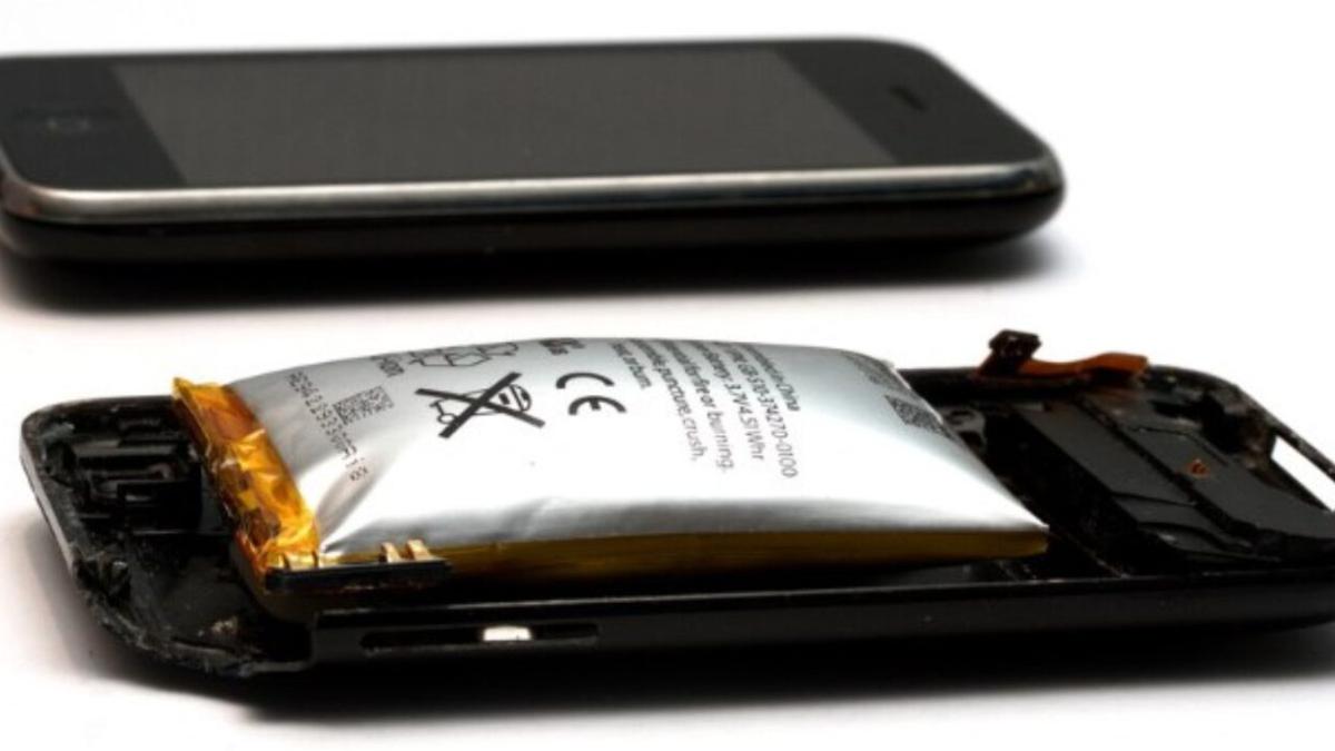 Cara Mengatasi Baterai Kembung dengan Aman, Biar Laptop dan HP Tetap Awet