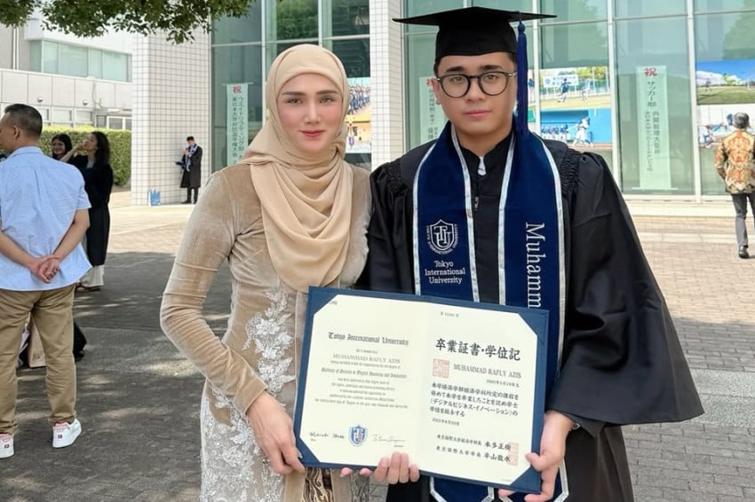 Mulan Jameela Hadiri Wisuda Putranya di Jepang, Ahmad Dhani : Alhamdulillah
