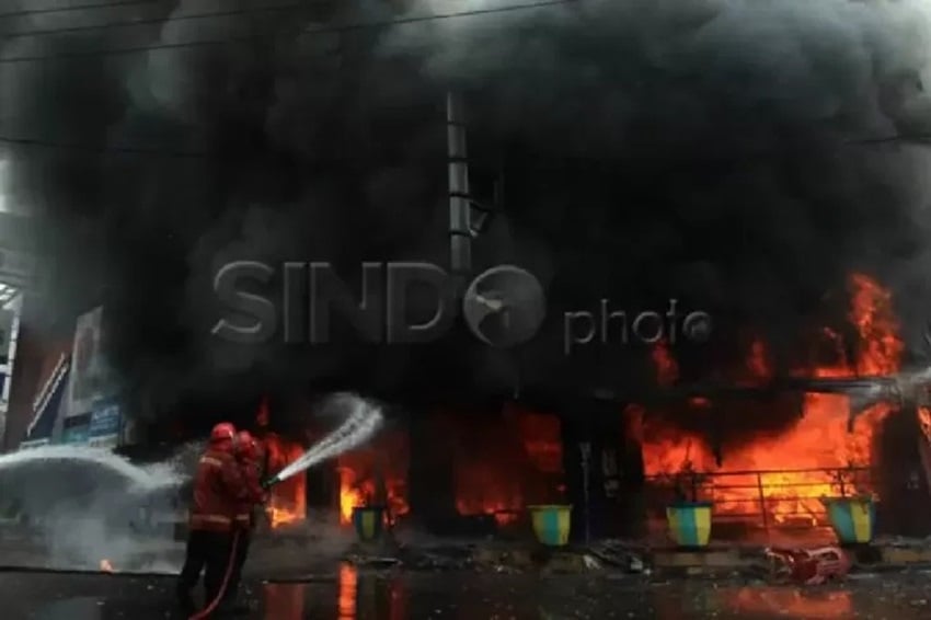 Rumah di Paseban Kebakaran, 23 Unit Mobil Damkar Dikerahkan